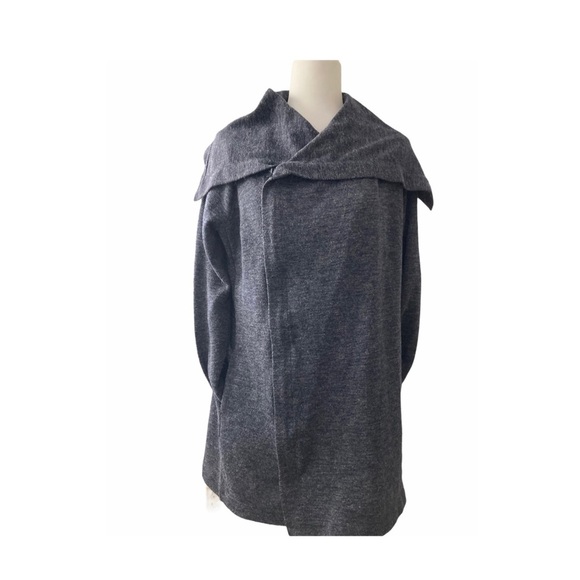 Simply Vera Sweaters - Gray Long Sleeves Sweater Size Large